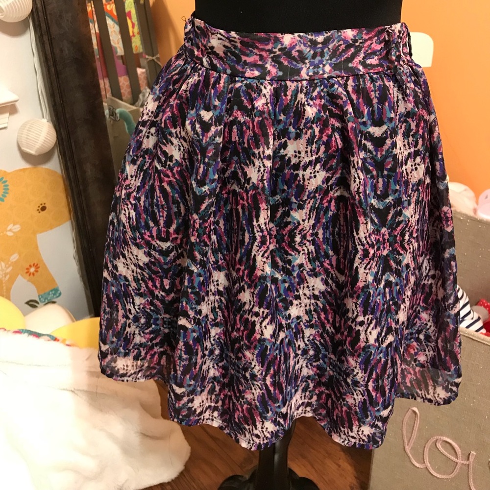 Patterned skirt - Picture 2 of 2